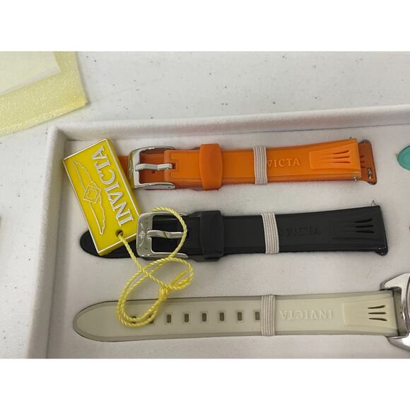 Invicta Lupah Special Edition Watch Set 4 Interchangeable Strap w/ Box & Manual - Picture 4 of 8